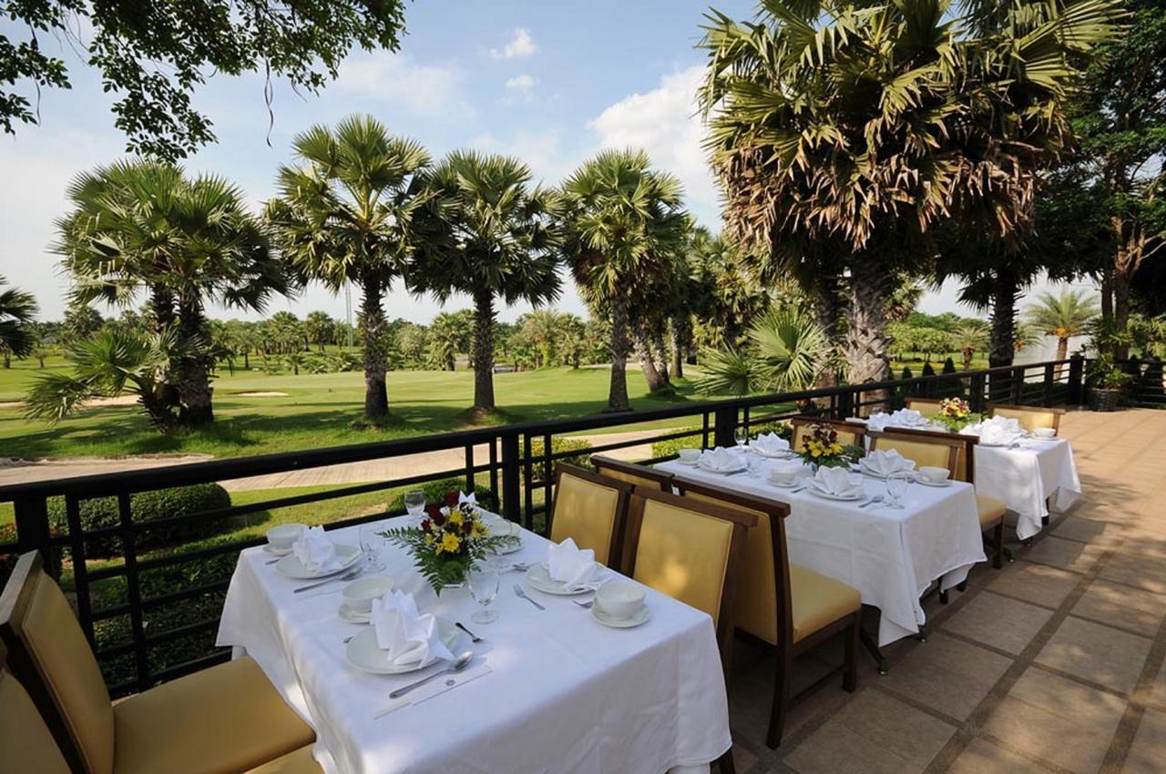 Nakhon Chai Si Suwan Golf & Country Clubゲストハウス エクステリア 写真
