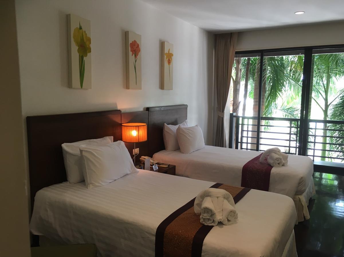 Nakhon Chai Si Suwan Golf & Country Clubゲストハウス エクステリア 写真